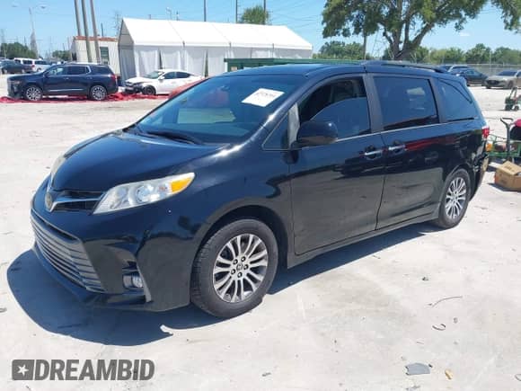 2019 Toyota Sienna XLE Auto Access Seat with VIN 5TDYZ3DCXKS004233, listed as a IAAI auction lot 42578704 with 121,118 mi miles and . Bid and sale history available at DreamBid. Image 17.