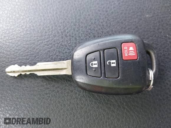 2017 Toyota Tacoma SR5 с VIN 3TMCZ5AN5HM104552, выставлен на аукционе IAAI как лот 42376668 с пробегом 104 569 миль миль и . История ставок и продаж доступна на DreamBid. Изображение 11.