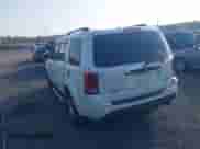 2015 Honda Pilot Touring z VIN 5FNYF4H99FB068609, wystawiony jako IAAI lot #43262856 z przebiegiem 184 790 mil mil oraz . Historia ofert i sprzedaży dostępna na DreamBid. Obrazek 3.