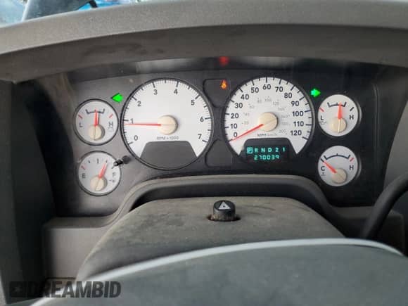 2007 Dodge 1500 SLT z VIN 3D7KR19D87G838900, wystawiony jako Copart lot #74038994 z przebiegiem 270 039 mil mil oraz Szkoda całkowita • Salvage title. Historia ofert i sprzedaży dostępna na DreamBid. Obrazek 9.