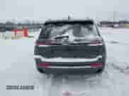 2023 Jeep Grand Cherokee Overland z VIN 1C4RJHDG1PC525023, wystawiony jako IAAI lot #41273202 z przebiegiem 53 741 mil mil oraz . Historia ofert i sprzedaży dostępna na DreamBid. Obrazek 16.