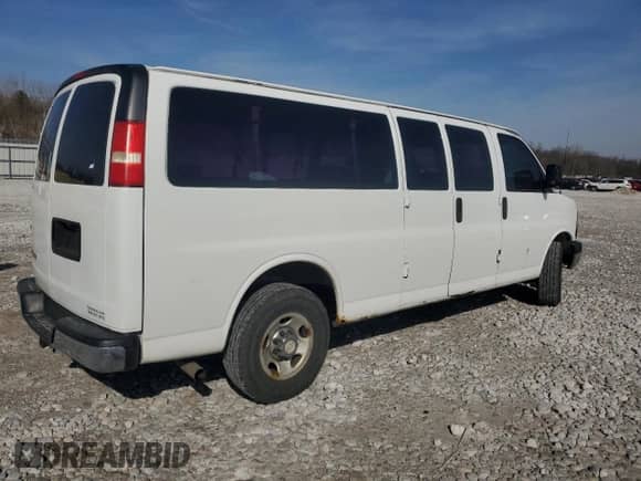 2007 Chevrolet Express Passenger with VIN 1GAHG39UX71122058, listed as a Copart auction lot 49038775 with 190,918 mi miles and Salvage title. Bid and sale history available at DreamBid. Image 3.
