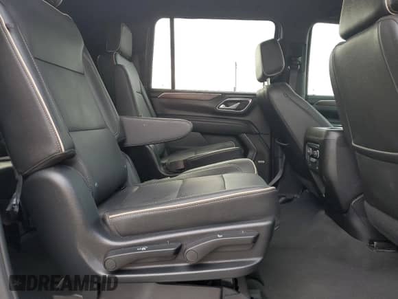 2023 Chevrolet Suburban Premier с VIN 1GNSKFKD5PR443425, выставлен на аукционе Copart как лот 71851845 с пробегом 25 793 миль миль и Списание • Salvage title. История ставок и продаж доступна на DreamBid. Изображение 11.
