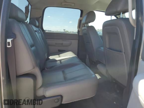 2014 Chevrolet Silverado 2500HD Work Truck z VIN 1GC1KVC83EF137290, wystawiony jako Copart lot #80095975 z przebiegiem 163 019 mil mil oraz Szkoda całkowita • Salvage title. Historia ofert i sprzedaży dostępna na DreamBid. Obrazek 10.