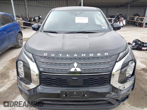 2024 Mitsubishi Outlander ES with VIN JA4J3UA87RZ073473, listed as a IAAI auction lot 42146365 with 8,600 mi miles and . Bid and sale history available at DreamBid. Image 12.