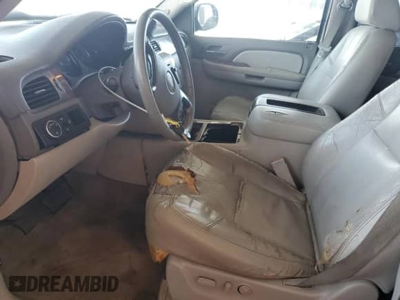 2007 Chevrolet Suburban LT z VIN 3GNFC16Y47G267093, wystawiony jako Copart lot #77914934 z przebiegiem 188 405 mil mil oraz Szkoda całkowita • Salvage title. Historia ofert i sprzedaży dostępna na DreamBid. Obrazek 7.