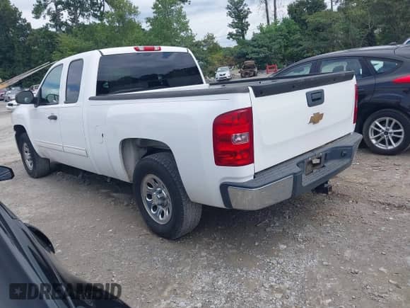 2011 Chevrolet Silverado 1500 LT z VIN 1GCRCSEA0BZ132671, wystawiony jako IAAI lot #43030753 z przebiegiem 107 371 mil mil oraz . Historia ofert i sprzedaży dostępna na DreamBid. Obrazek 3.