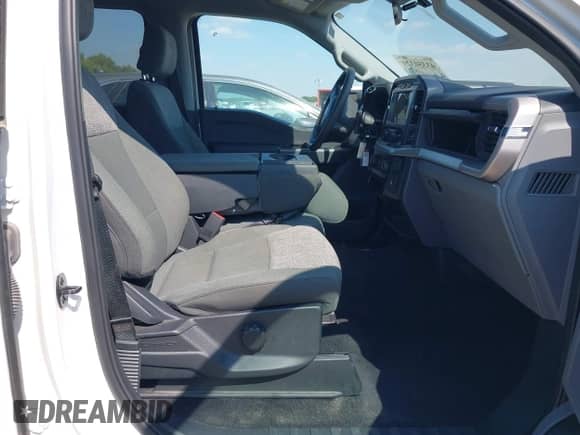 2023 Ford F-150 XL z VIN 1FTFW1E83PKF04795, wystawiony jako IAAI lot #43350329 z przebiegiem 44 445 mil mil oraz . Historia ofert i sprzedaży dostępna na DreamBid. Obrazek 5.