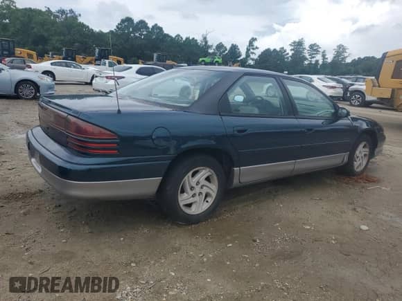 1993 Dodge Intrepid with VIN 2B3ED56F1PH641071, listed as a Copart auction lot 62796754 with 131,285 mi miles and Clean title. Bid and sale history available at DreamBid. Image 3.