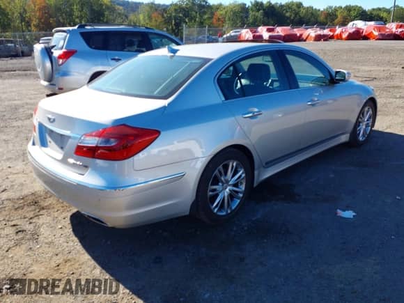 2012 Hyundai Genesis 4.6L с VIN KMHGC4DF3CU203128, выставлен на аукционе IAAI как лот 43352881 с пробегом 156 547 миль миль и . История ставок и продаж доступна на DreamBid. Изображение 4.