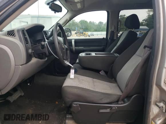 2009 Chevrolet Silverado 1500 LS с VIN 2GCEC13CX91138638, выставлен на аукционе Copart как лот 57858285 с пробегом 71 472 миль миль и Списание • Salvage title. История ставок и продаж доступна на DreamBid. Изображение 7.