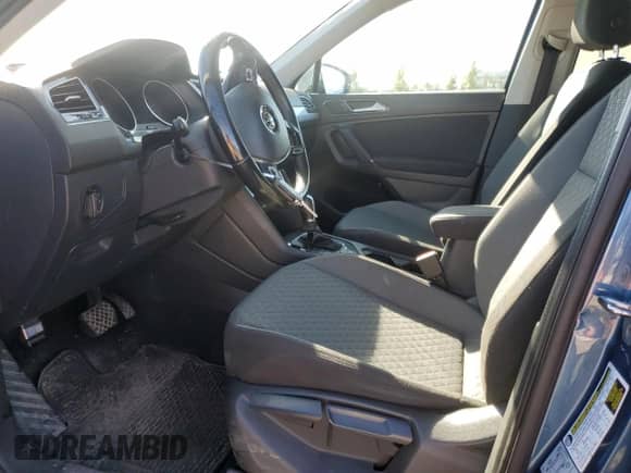 2018 Volkswagen Tiguan S с VIN 3VV0B7AX3JM018748, выставлен на аукционе Copart как лот 81762955 с пробегом 276 367 миль миль и Чистый • Clean title. История ставок и продаж доступна на DreamBid. Изображение 7.