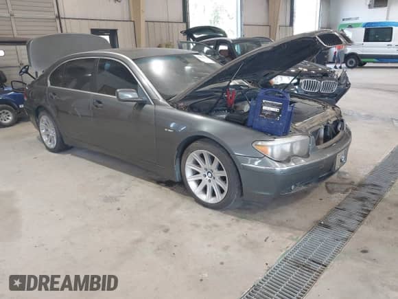 2005 BMW 7 Series 745Li with VIN WBAGN635X5DS60431, listed as a IAAI auction lot 42613270 with 197,147 mi miles and . Bid and sale history available at DreamBid. Image 1.