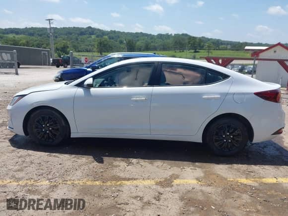 2019 Hyundai Elantra SE с VIN 5NPD74LFXKH492434, выставлен на аукционе IAAI как лот 42752046 с пробегом 54 357 миль миль и . История ставок и продаж доступна на DreamBid. Изображение 14.