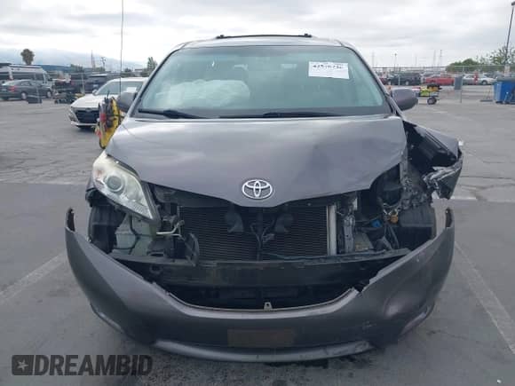 2012 Toyota Sienna XLE AAS with VIN 5TDYK3DC3CS185326, listed as a IAAI auction lot 42576736 with 189,134 mi miles and . Bid and sale history available at DreamBid. Image 12.