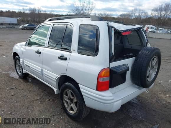 2004 Chevrolet Tracker LT with VIN 2CNBJ634646906802, listed as a IAAI auction lot 41737592 with 129,547 mi miles and . Bid and sale history available at DreamBid. Image 3.