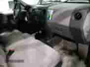 2005 Ford F-150 XL с VIN 1FTRF14W15KC16235, выставлен на аукционе Copart как лот 86321895 с пробегом 137 993 миль миль и Списание • Salvage title. История ставок и продаж доступна на DreamBid. Изображение 8.