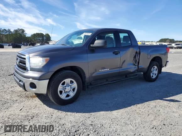 2012 Toyota Tundra z VIN 5TFRU5F16CX026400, wystawiony jako Copart lot #45609695 z przebiegiem 200 612 mil mil oraz Szkoda całkowita • Salvage title. Historia ofert i sprzedaży dostępna na DreamBid. Obrazek 1.