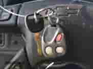 2004 Chevrolet Silverado 2500 LS z VIN 1GCGK29U24Z188550, wystawiony jako IAAI lot #41955099 z przebiegiem 217 912 mil mil oraz . Historia ofert i sprzedaży dostępna na DreamBid. Obrazek 11.