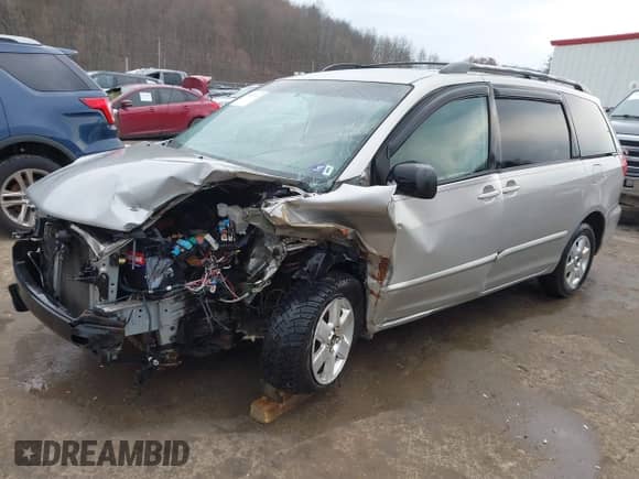 2007 Toyota Sienna CE с VIN 5TDZK23C27S090729, выставлен на аукционе IAAI как лот 39031347 с пробегом 238 001 миль миль и . История ставок и продаж доступна на DreamBid. Изображение 18.