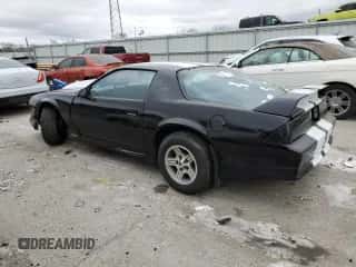1991 Chevrolet Camaro с VIN 1G1FP23F6ML153853, выставлен на аукционе Copart как лот 87076264 с пробегом 132 601 миль миль и Списание • Salvage title. История ставок и продаж доступна на DreamBid. Изображение 2.