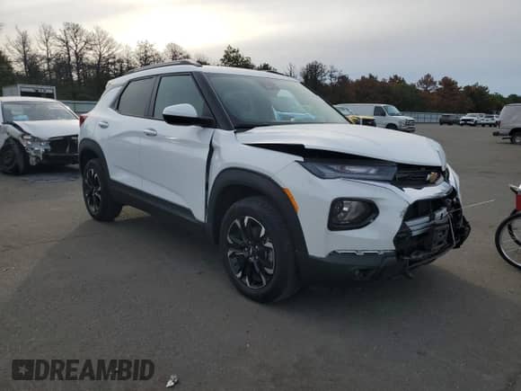 2021 Chevrolet TrailBlazer LT with VIN KL79MRSL8MB035626, listed as a Copart auction lot 84424035 with 45,863 mi miles and Salvage title. Bid and sale history available at DreamBid. Image 4.