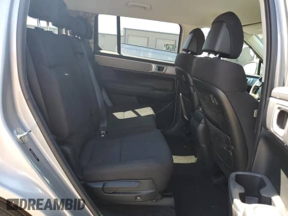 2025 Hyundai Santa Fe SE с VIN 5NMP14GL4SH088749, выставлен на аукционе Copart как лот 62056615 с пробегом 8 955 миль миль и Списание • Salvage title. История ставок и продаж доступна на DreamBid. Изображение 11.