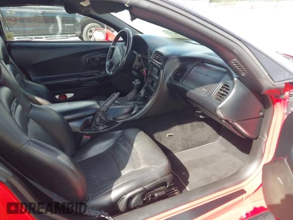 1999 Chevrolet Corvette with VIN 1G1YY32G9X5132297, listed as a IAAI auction lot 41536773 with 84,551 mi miles and . Bid and sale history available at DreamBid. Image 5.