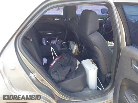 2012 Chrysler 300 с VIN 2C3CCAAG3CH251699, выставлен на аукционе IAAI как лот 41577378 с пробегом 161 599 миль миль и . История ставок и продаж доступна на DreamBid. Изображение 8.