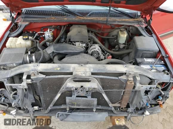 2000 Chevrolet Silverado 1500 LS with VIN 1GCEC14TXYZ153158, listed as a Copart auction lot 77625554 with 214,960 mi miles and Salvage title. Bid and sale history available at DreamBid. Image 11.