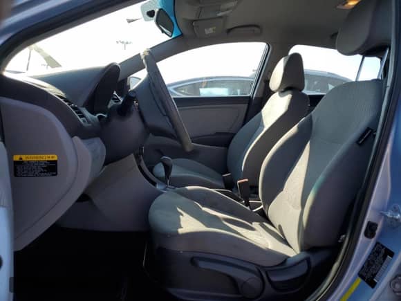 2014 Hyundai Accent GS с VIN KMHCT5AE1EU177082, выставлен на аукционе Copart как лот 86639565 с пробегом 93 137 миль миль и Чистый • Clean title. История ставок и продаж доступна на DreamBid. Изображение 7.