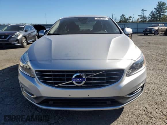 2015 Volvo S60 T5 Premier z VIN YV1612TKXF1358753, wystawiony jako Copart lot #82441685 z przebiegiem 79 261 mil mil oraz Szkoda całkowita • Salvage title. Historia ofert i sprzedaży dostępna na DreamBid. Obrazek 5.