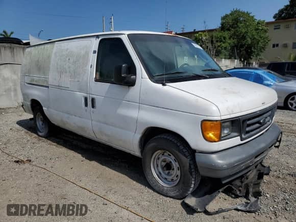 2003 Ford Econoline Cargo с VIN 1FTRE14213HB55527, выставлен на аукционе Copart как лот 86526164 с пробегом 187 256 миль миль и На запчасти • Non repairable. История ставок и продаж доступна на DreamBid. Изображение 4.
