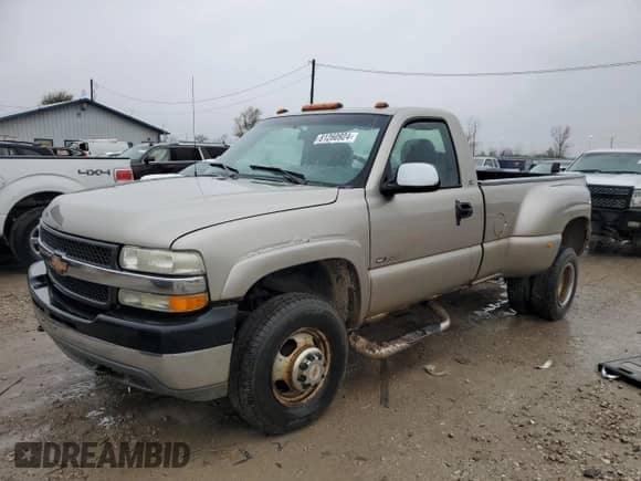 2002 Chevrolet Silverado 3500 с VIN 1GCJK34G02E107272, выставлен на аукционе Copart как лот 81260924 с пробегом Не указан миль и Списание • Salvage title. История ставок и продаж доступна на DreamBid. Изображение 1.