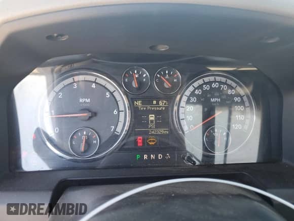 2011 Ram 1500 ST z VIN 3D7JB1EP8BG516640, wystawiony jako Copart lot #76258114 z przebiegiem 242 329 mil mil oraz Szkoda całkowita • Salvage title. Historia ofert i sprzedaży dostępna na DreamBid. Obrazek 9.