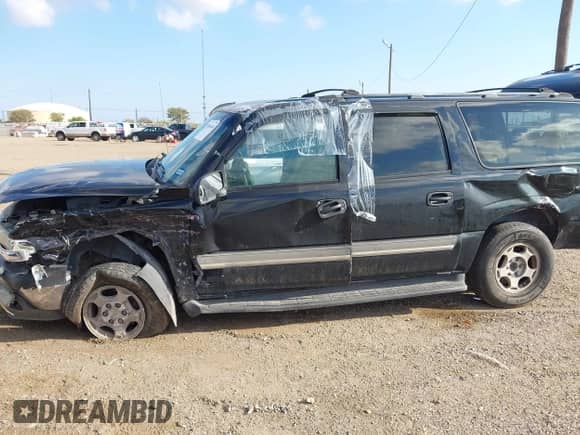 2004 Chevrolet Suburban LT with VIN 3GNEC16Z04G227562, listed as a IAAI auction lot 43066868 with 254,646 mi miles and . Bid and sale history available at DreamBid. Image 6.