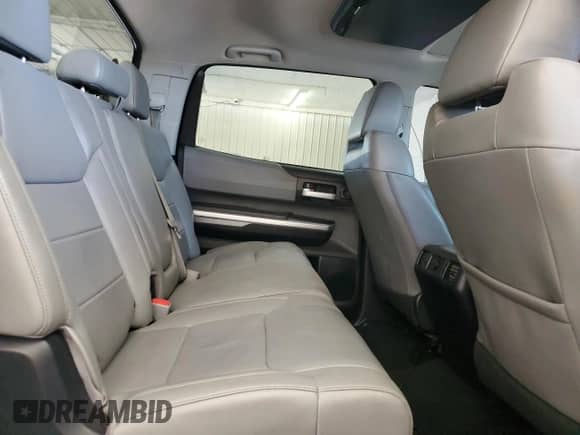 2017 Toyota Tundra Limited с VIN 5TFHW5F13HX635280, выставлен на аукционе Copart как лот 70340705 с пробегом 178 416 миль миль и Списание • Salvage title. История ставок и продаж доступна на DreamBid. Изображение 10.