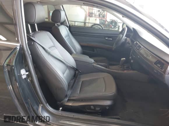 2013 BMW 3 Series 328i с VIN WBAKE3C59DE771744, выставлен на аукционе IAAI как лот 43028146 с пробегом 126 102 миль миль и . История ставок и продаж доступна на DreamBid. Изображение 5.