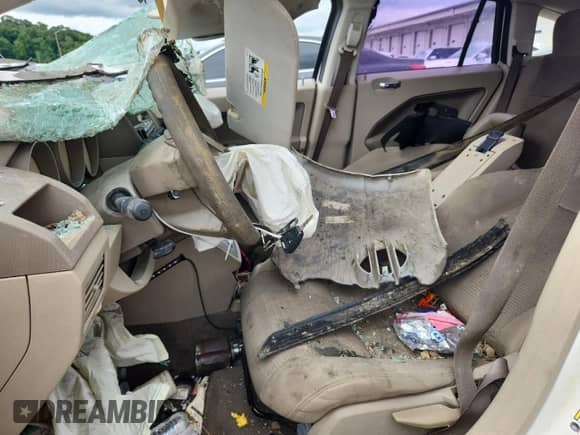 2008 Dodge Caliber SXT with VIN 1B3HB48B58D652564, listed as a Copart auction lot 67326905 with 143,885 mi miles and Salvage title. Bid and sale history available at DreamBid. Image 7.