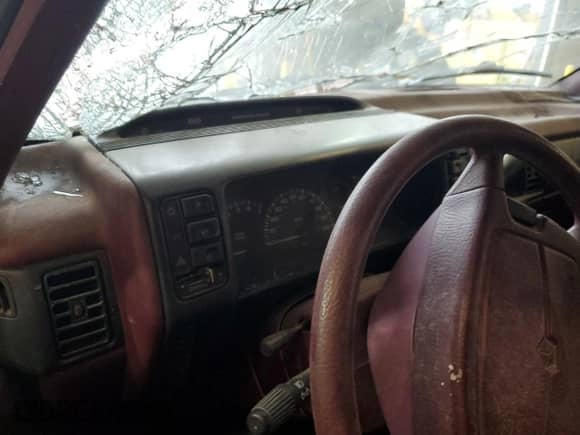 1991 Dodge Caravan с VIN 2B4GK55R0MR223855, выставлен на аукционе Copart как лот 72819484 с пробегом Не указан миль и Списание • Salvage title. История ставок и продаж доступна на DreamBid. Изображение 9.