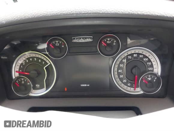 2017 Ram 1500 Big Horn z VIN 3C6RR6LT1HG789439, wystawiony jako IAAI lot #39430528 z przebiegiem 103 028 mil mil oraz . Historia ofert i sprzedaży dostępna na DreamBid. Obrazek 7.