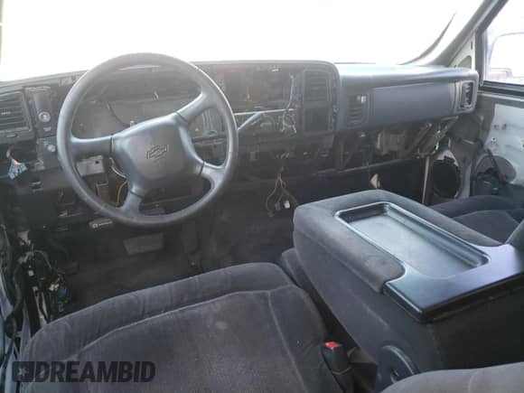 2000 Chevrolet Tahoe LS z VIN 1GNEC13T4YJ181092, wystawiony jako Copart lot #48438825 z przebiegiem Nie podano mil oraz Nie do naprawy • Non repairable. Historia ofert i sprzedaży dostępna na DreamBid. Obrazek 8.