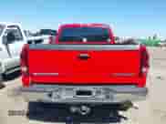2005 Chevrolet Silverado 2500HD LS z VIN 1GCHC23225F855788, wystawiony jako IAAI lot #42628834 z przebiegiem 218 607 mil mil oraz . Historia ofert i sprzedaży dostępna na DreamBid. Obrazek 17.