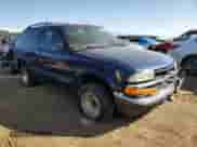 2001 Chevrolet Blazer LS z VIN 1GNCT18W91K189599, wystawiony jako Copart lot #74595674 z przebiegiem 208 309 mil mil oraz Szkoda całkowita • Salvage title. Historia ofert i sprzedaży dostępna na DreamBid. Obrazek 4.