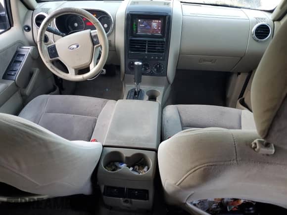 2007 Ford Explorer XLT with VIN 1FMEU73E97UB62556, listed as a Copart auction lot 84475695 with 246,494 mi miles and Salvage title. Bid and sale history available at DreamBid. Image 8.