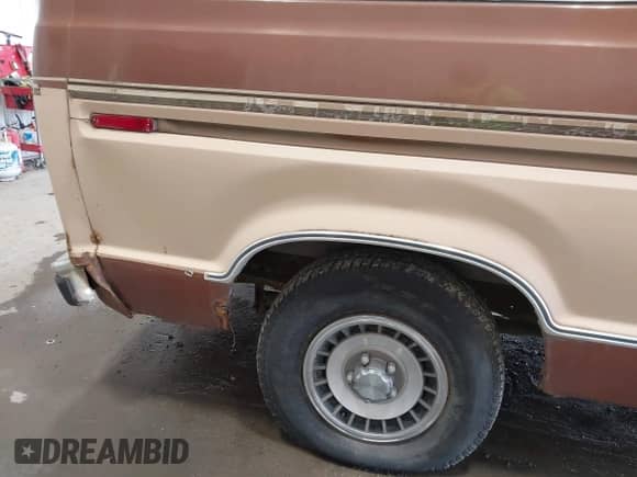 1991 Ford Econoline Cargo с VIN 1FMEE11H3MHB31282, выставлен на аукционе IAAI как лот 41943766 с пробегом 33 458 миль миль и . История ставок и продаж доступна на DreamBid. Изображение 6.