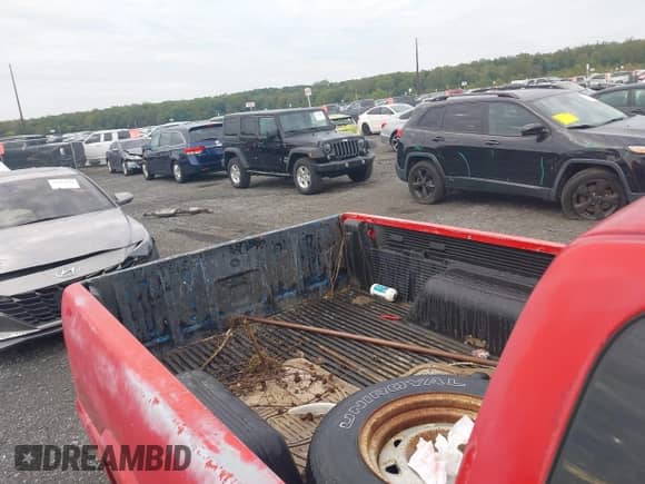 2003 Chevrolet S-10 LS с VIN 1GCCS19X238174686, выставлен на аукционе IAAI как лот 43288524 с пробегом 218 476 миль миль и . История ставок и продаж доступна на DreamBid. Изображение 8.