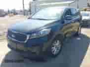 2020 Kia Sorento LX z VIN 5XYPG4A55LG663171, wystawiony jako IAAI lot #43104844 z przebiegiem 125 639 mil mil oraz . Historia ofert i sprzedaży dostępna na DreamBid. Obrazek 17.