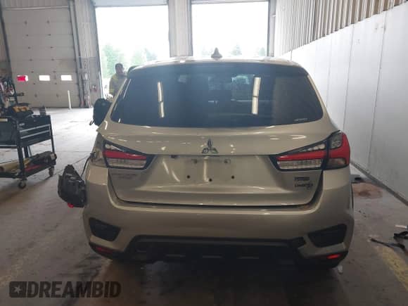 2021 Mitsubishi Outlander ES z VIN JA4ARUAU6MU027277, wystawiony jako IAAI lot #42273038 z przebiegiem 79 630 mil mil oraz . Historia ofert i sprzedaży dostępna na DreamBid. Obrazek 16.