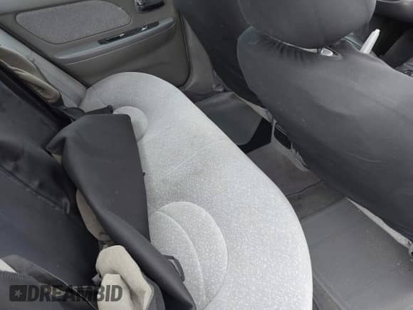 2001 Hyundai Sonata z VIN KMHWF25S21A379802, wystawiony jako IAAI lot #42365177 z przebiegiem 57 890 mil mil oraz . Historia ofert i sprzedaży dostępna na DreamBid. Obrazek 8.